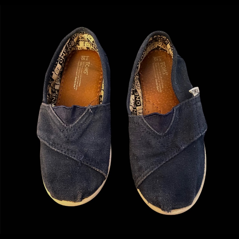 little boys navy blue Toms sz 10